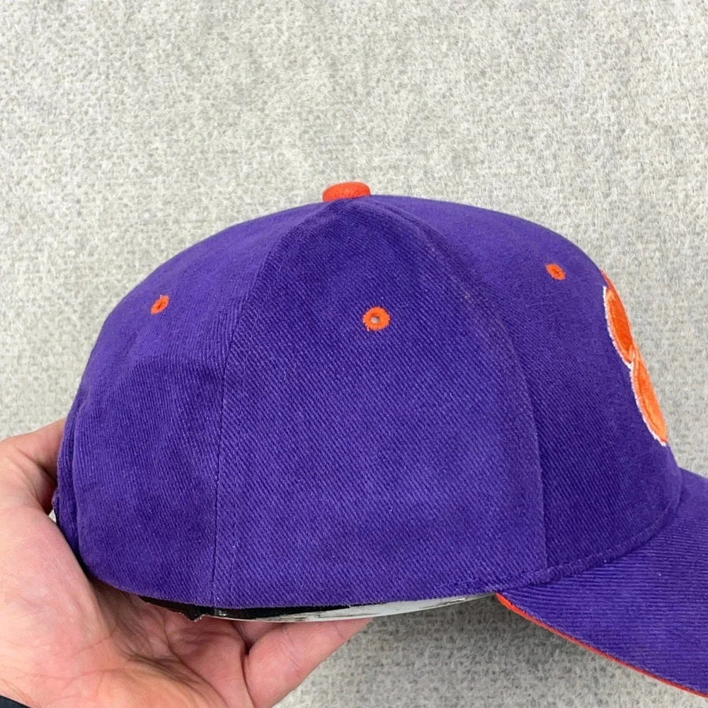 STARTER includes hat